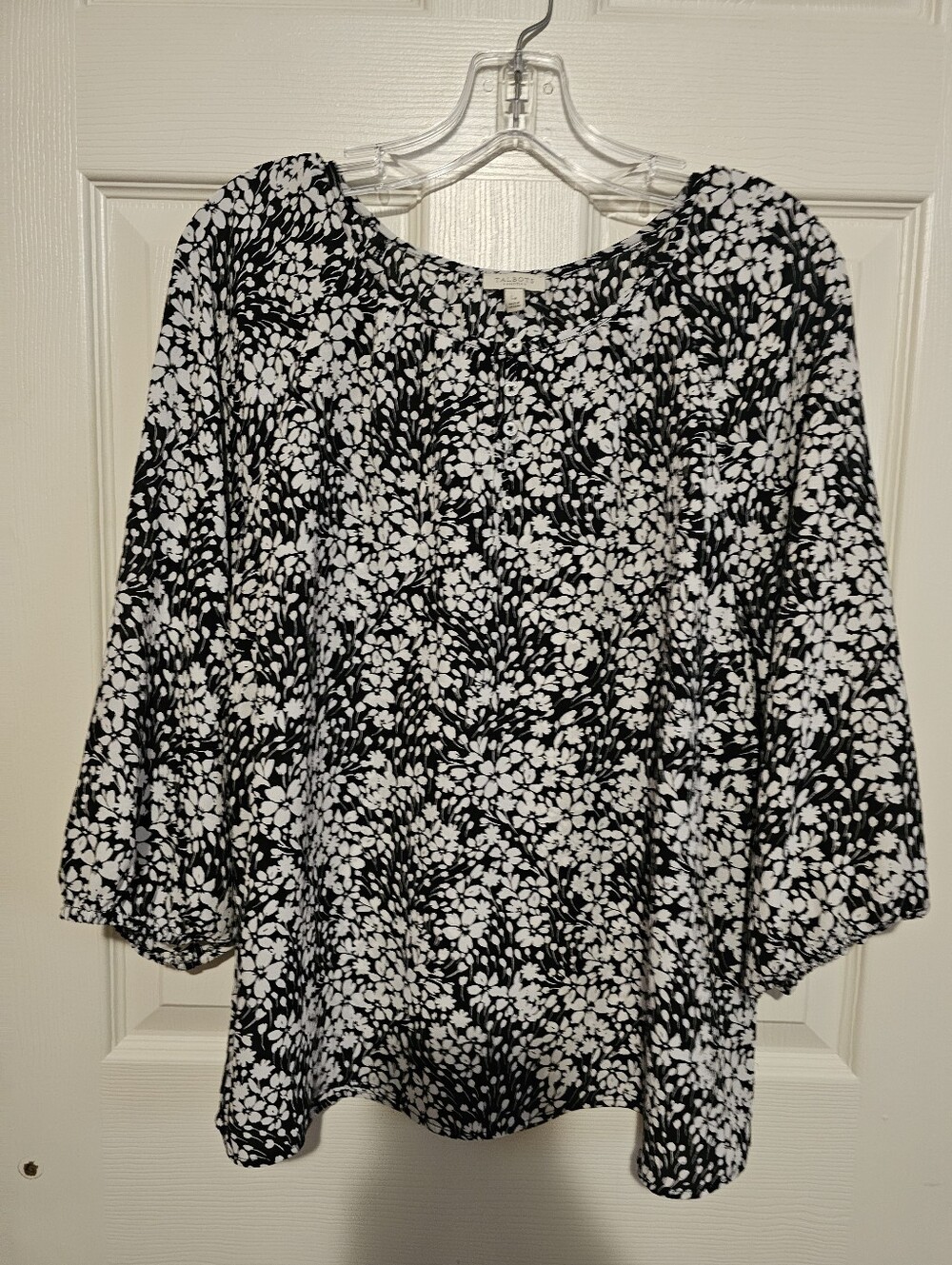 Talbots Black and White Floral Button-Front Blouse Sz Lp